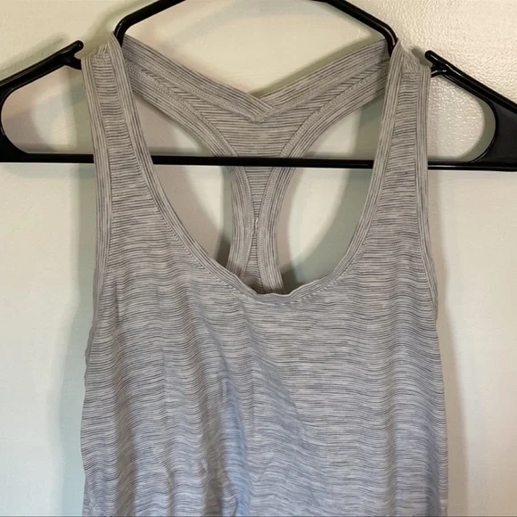Lululemon tank - Picture 3 of 3